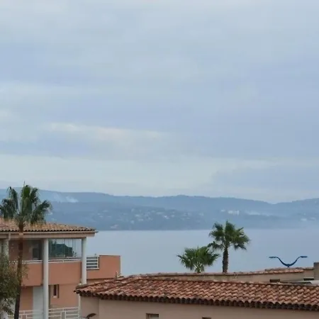 Apartment Cavalaire-sur-mer, 2 Pieces, 4 Personnes - Fr-1-226b-11 *