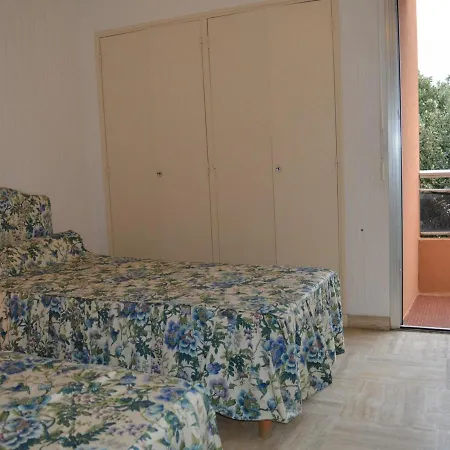 Cavalaire-sur-mer, 2 Pieces, 4 Personnes - Fr-1-226b-11